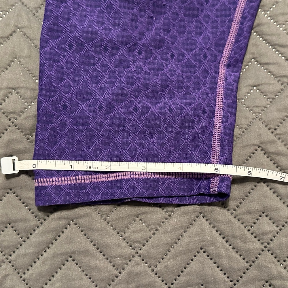 Prana Purple Patterned Cropped Leggings / Capri / Quarter Length - Picture 3 of 10